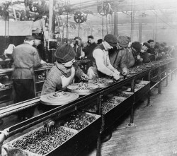 photo de chaînes de montage dans l'industrie automobile